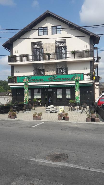 Casa Caroli Hotel Targu Jiu Exterior photo