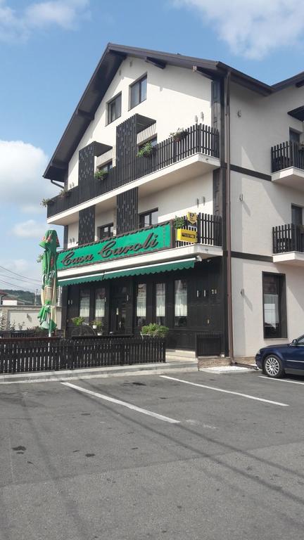 Casa Caroli Hotel Targu Jiu Exterior photo