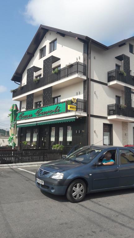 Casa Caroli Hotel Targu Jiu Exterior photo