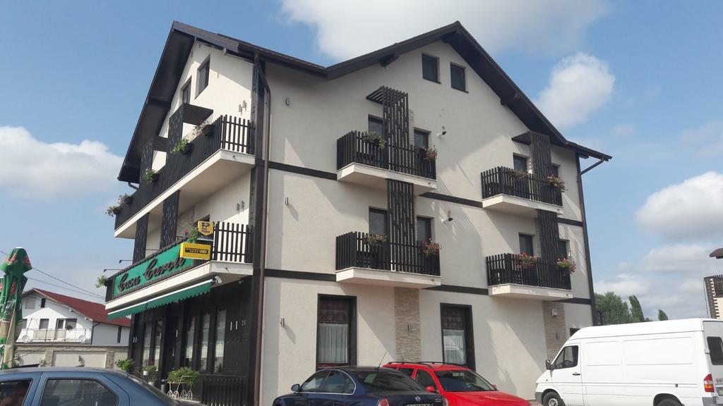Casa Caroli Hotel Targu Jiu Exterior photo